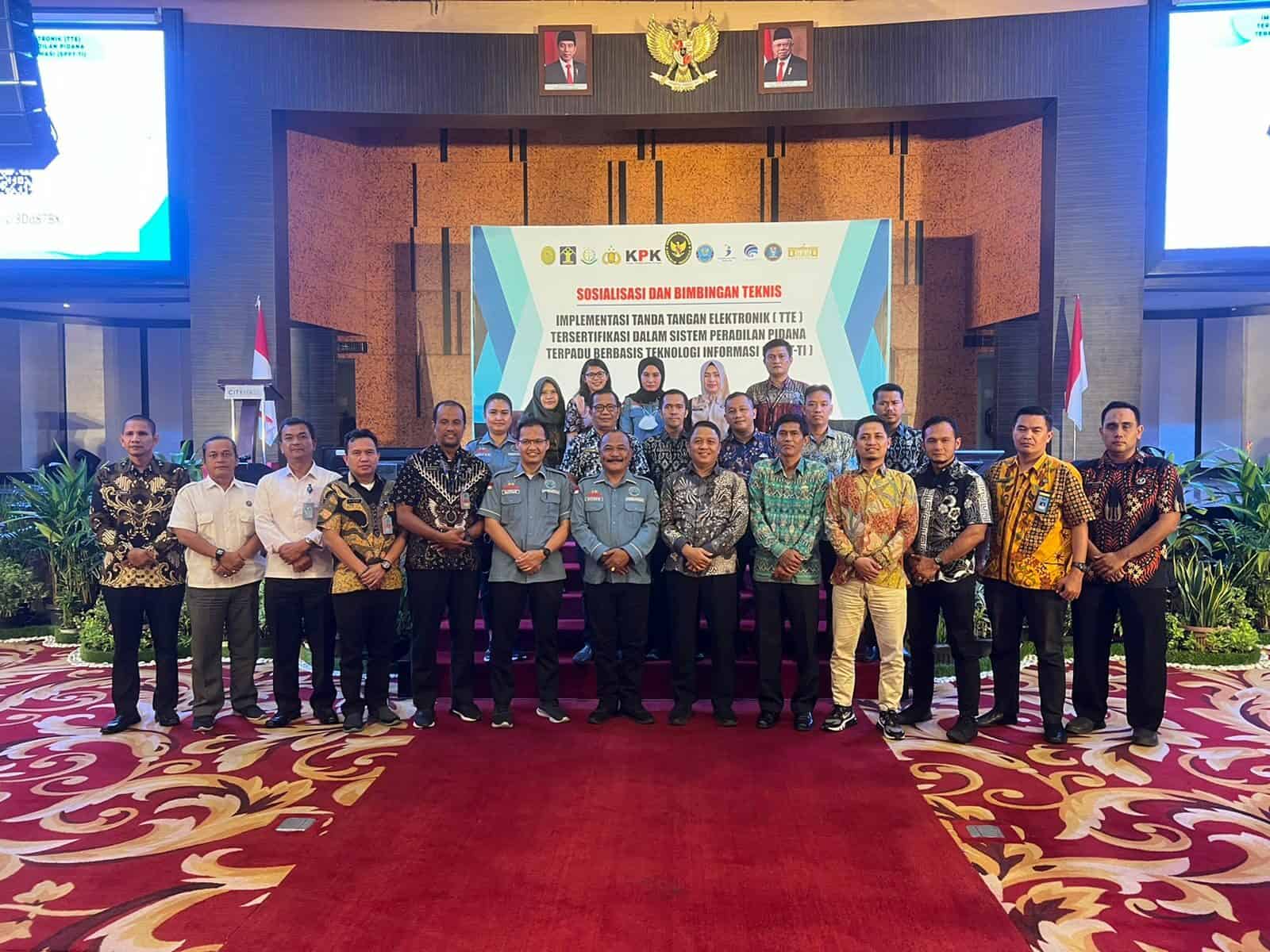 Sosialisasi dan Bimbingan Teknis TTE dan SPPT-TI Sosialisasi dan Bimbingan Teknis TTE dan SPPT-TI